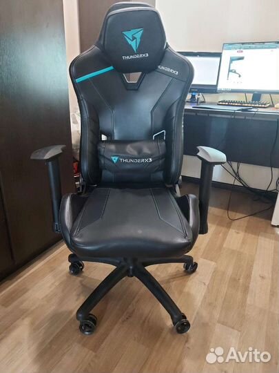 Игровое кресло ThunderX3