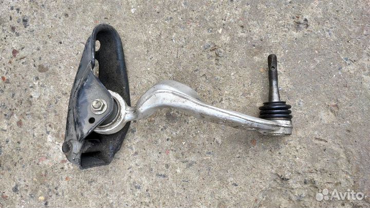 Рычаг верхний передний левый Lexus Ls460 2008