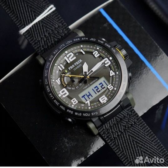PRG601YB3 часы Casio Pro Trek
