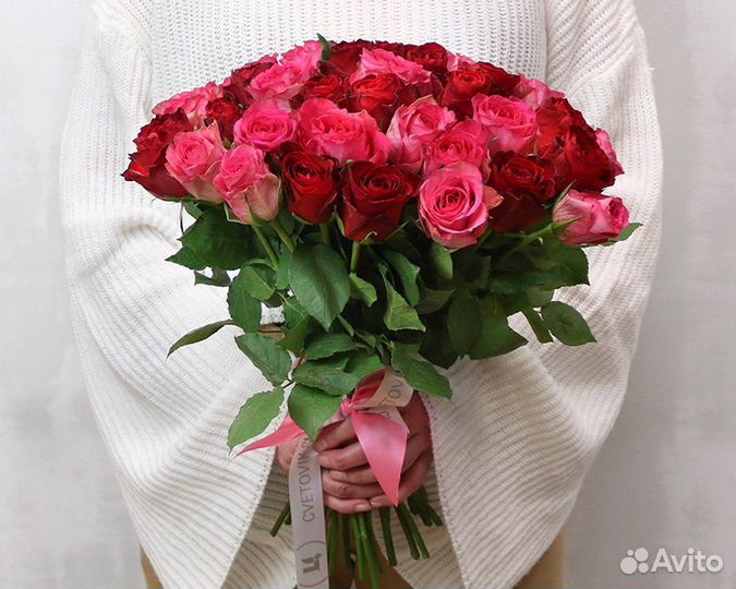 Букет из 35 красных и розовых роз микс 35-40 см