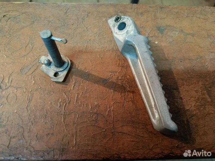 Пассажирская подножка Honda NC700 правая