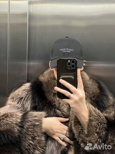 Роскошная шуба из енота