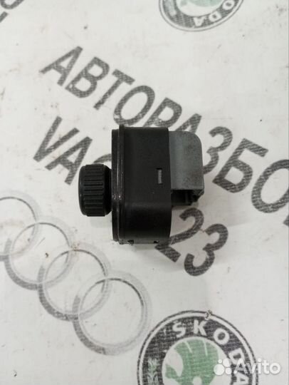 Блок регулировки зеркал Фольксваген Пассат Б6