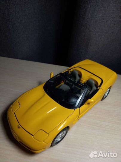 Chevrolet corvette 1997 машина моделька