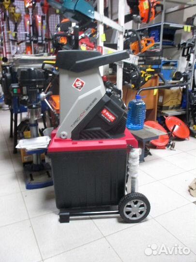 Измельчитель садовый электрический Зубр зиэ-40-250