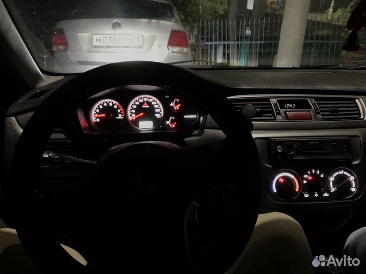 Пересвет панелей приборов и салона