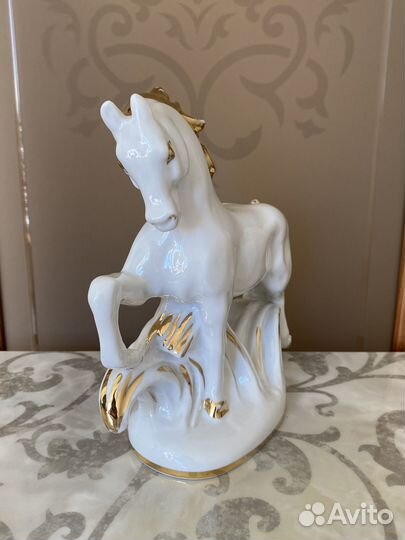 Винтажная фарфоровая статуэтка Конь Огонь лфз СССР