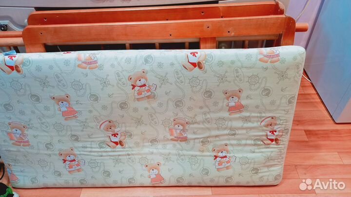 Детская кроватка