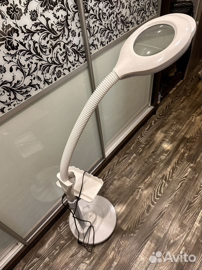 Лампа лупа напольная