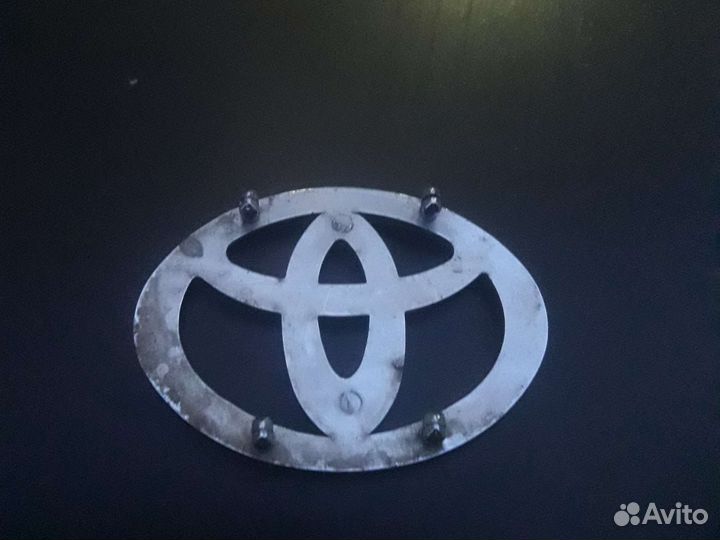 Эмблема Значек Toyota Тойота