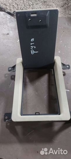 Накладка заднего дивана на Nissan Fuga