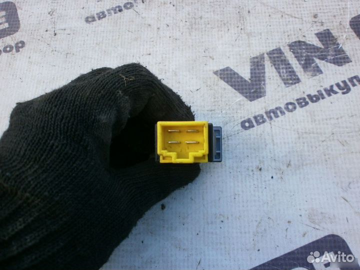 Кнопка обогрева заднего стекла Kia Spectra