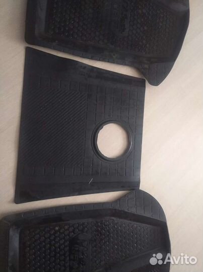 Автомобильные коврики резиновые