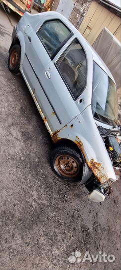 В разборе Renault Logan 1 1.6 8кл К7М