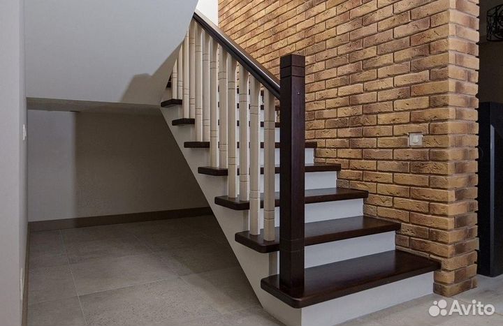Лестница на второй этаж под ключ