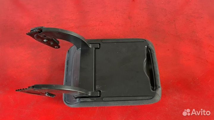 Подлокотник Audi A4 B8 1.8 tfsi cdhb 2009