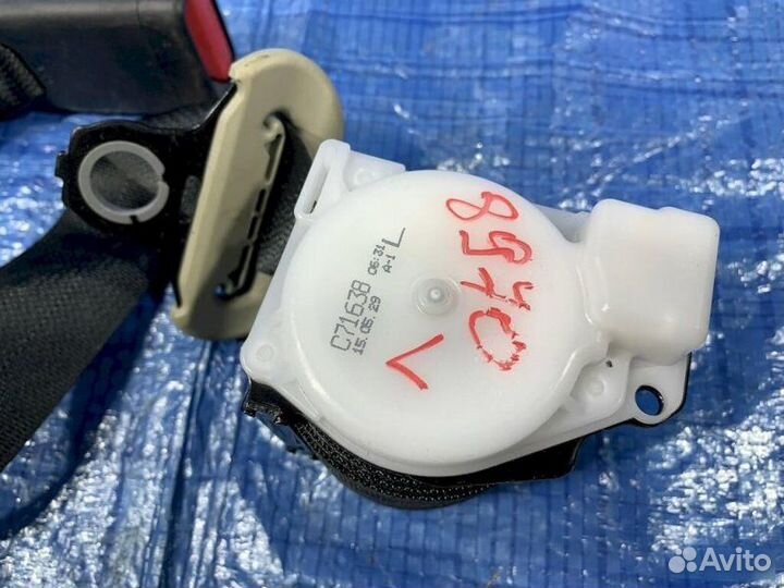 Ремень безопасности задний левый Toyota Aqua NHP10