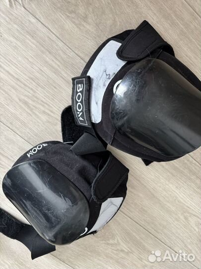 Наколенники для трюкового самоката