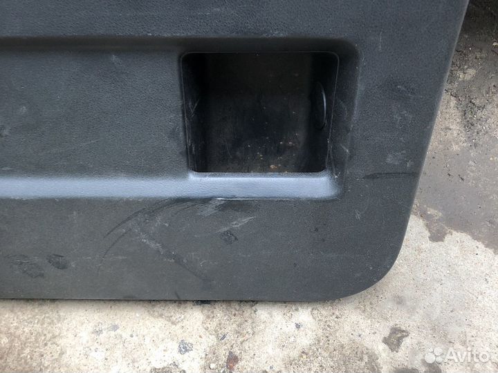 Обшивка двери багажника Сузуки Гранд Витара 3