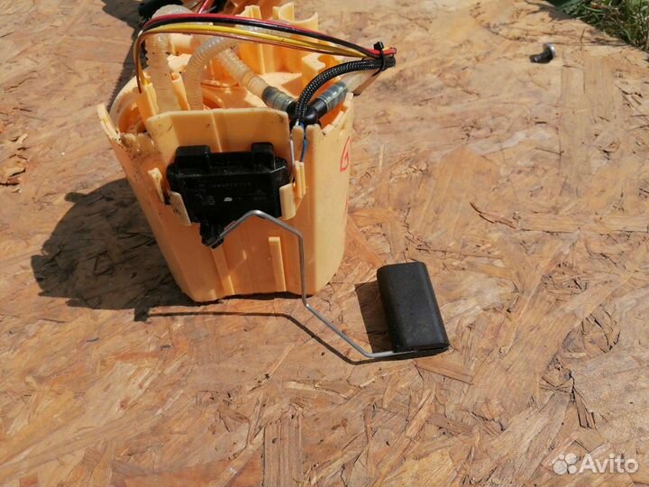 Насос топливный в бак Land Rover Range Rover Velar