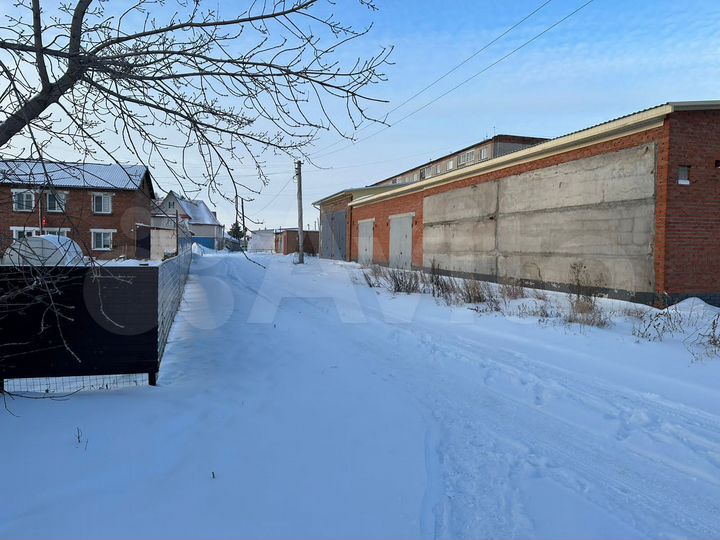 Гараж, > 30 м²