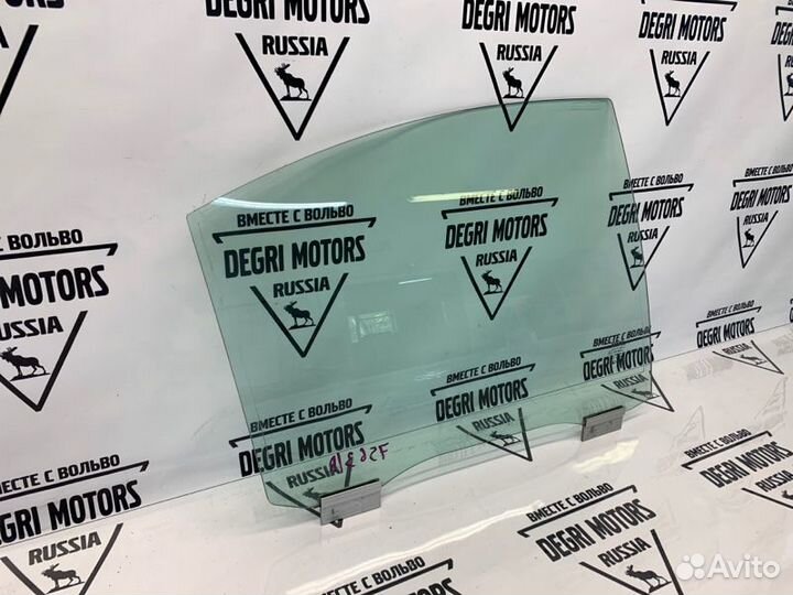 Стекло задней правой двери Volvo S80 триплекс -013
