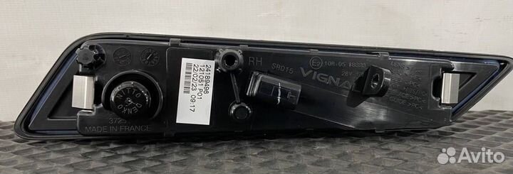 Поворотник правый Volvo FH5 84389835