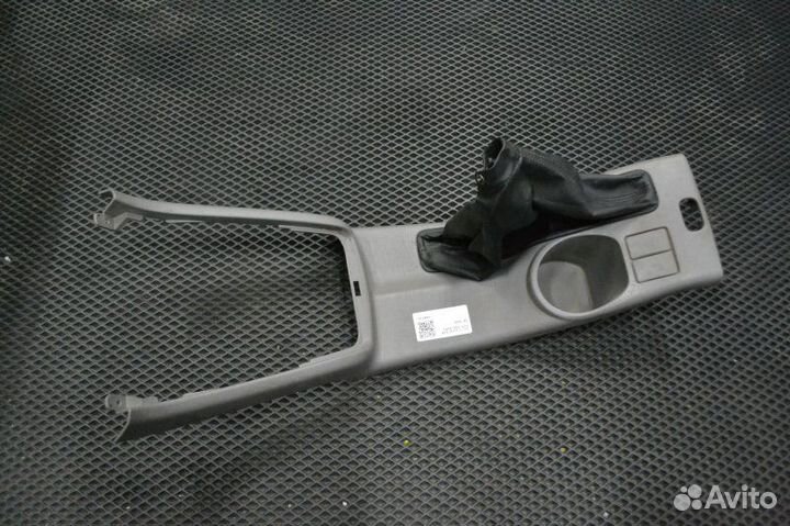 Консоль ручника Subaru Forester SG5 EJ205 2005