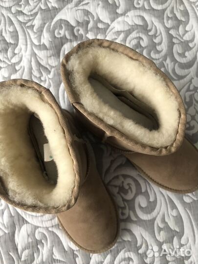 Продам угги 35 размер