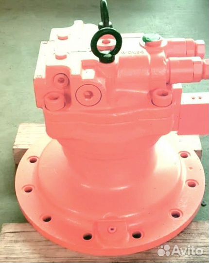 R130W-3 Гидромотор поворота 31NB-11160