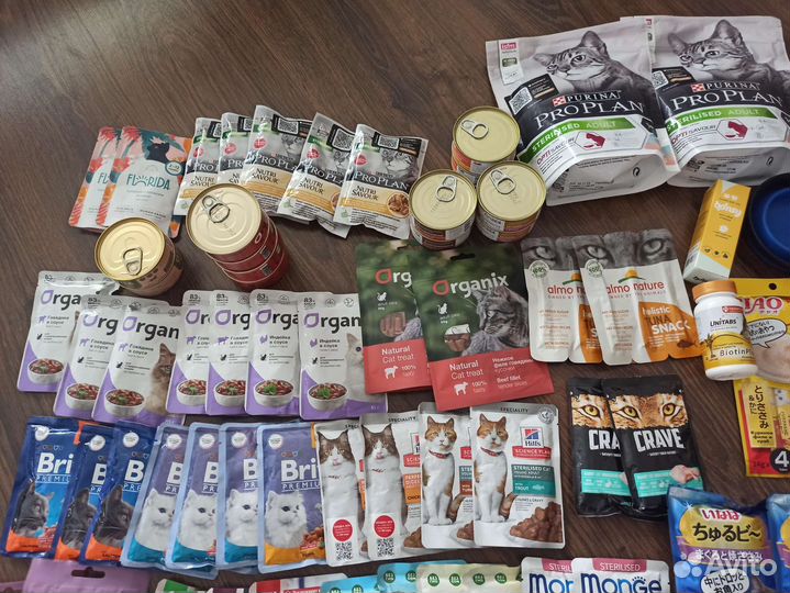 Корм и лакомства для кошек