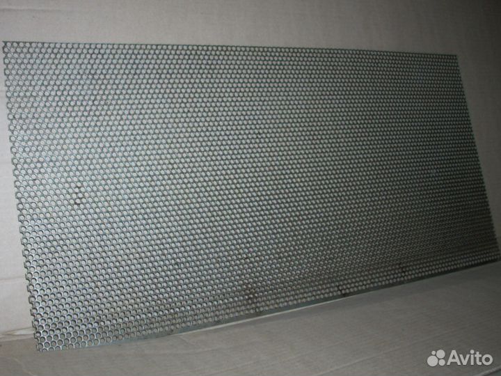 Решетка защитная для акустических систем