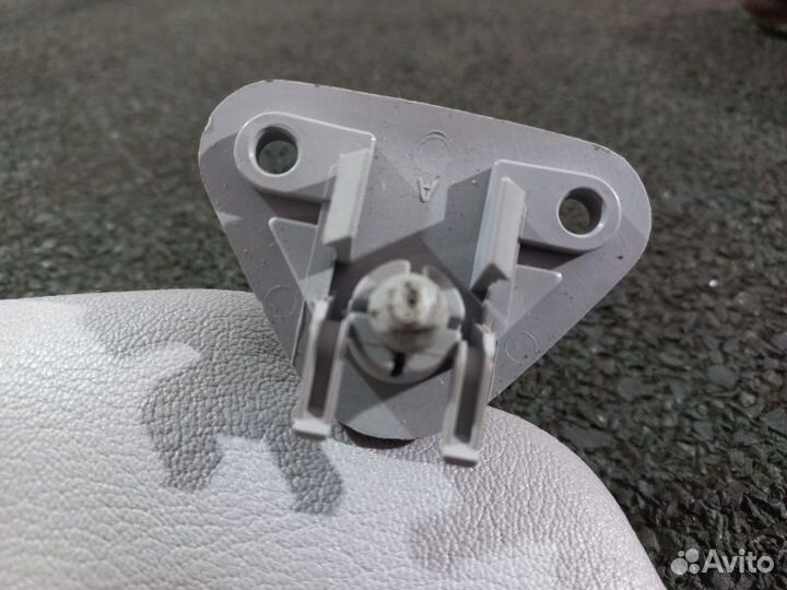 Козырек солнцезащитный передний правый Mitsubishi