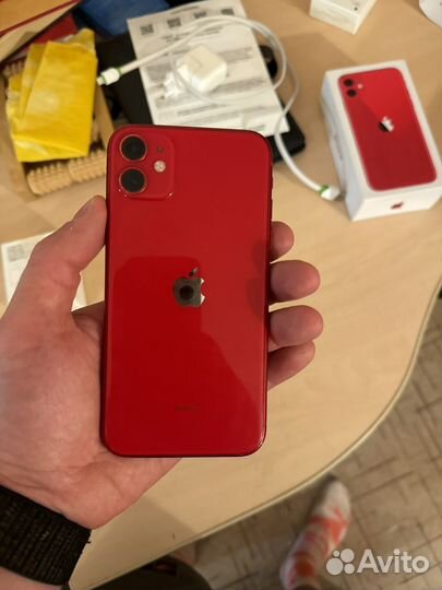 iPhone 11, 64 ГБ