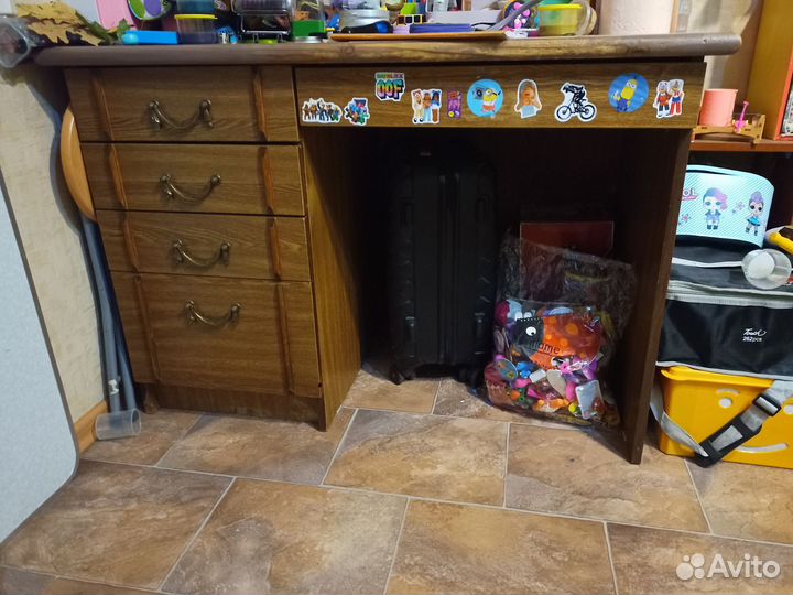 Письменный стол