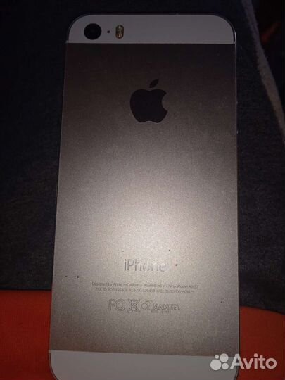 Телефон iPhone 5s