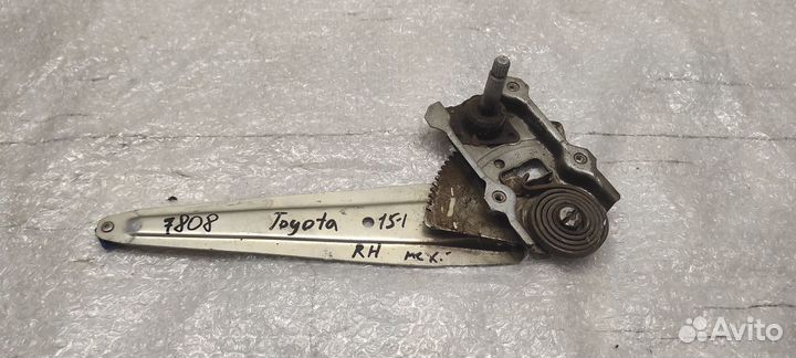 Стеклоподъемник задний правый Toyota Corolla E150