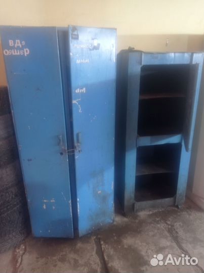 Металлический шкаф для сто б. У