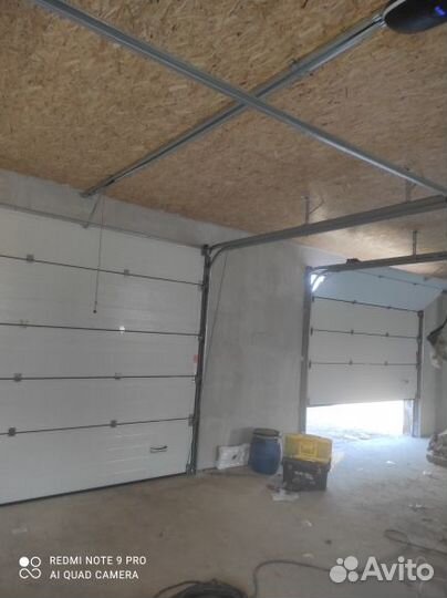 Монтаж секционных ворот