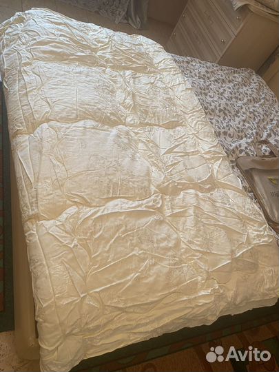 Одеяло из натурального шелка 200*230