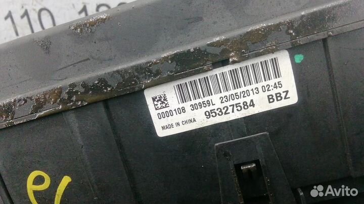 Блок предохранителей Chevrolet Tracker