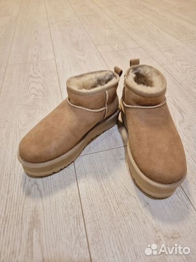 Короткие угги (UGG) на платформе