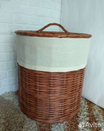 Плетёная корзина для белья