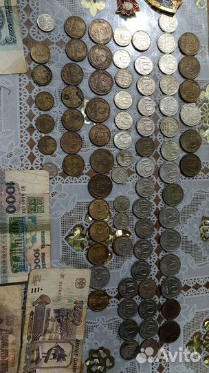 Значки монеты