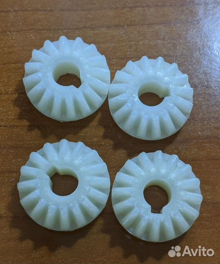 Шестерни на рейсмус