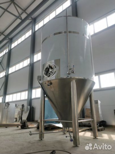 Цкт цилиндро конический танк 3000л для пивоварни