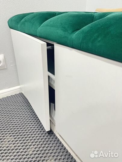 Обувница с дверцами