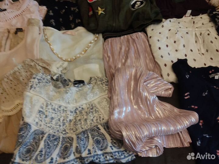 Пакетом 16 блузок, юбка и бомбер на sm