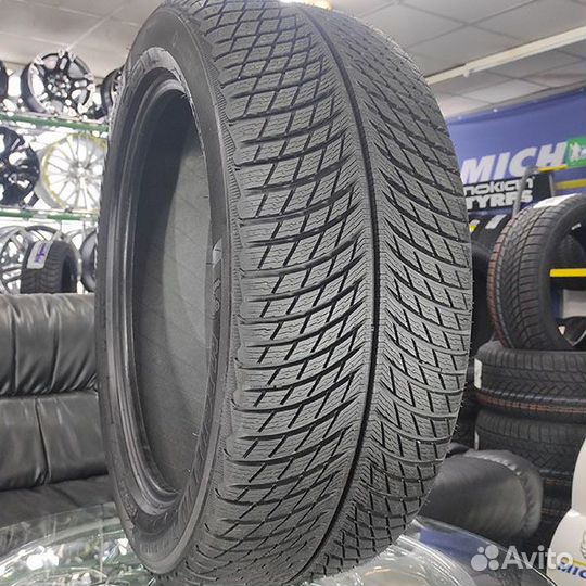 Michelin Pilot Alpin 5 SUV 295/35 R22