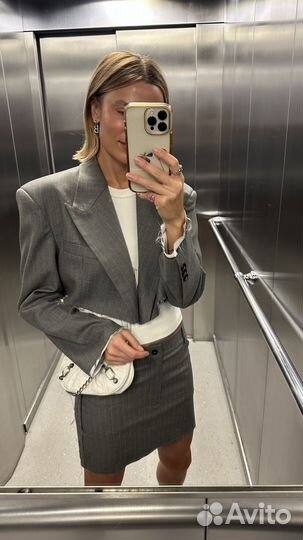 Костюм женский с юбкой и пиджаком